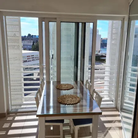 White Towers Residences No. 8 Apartamento *